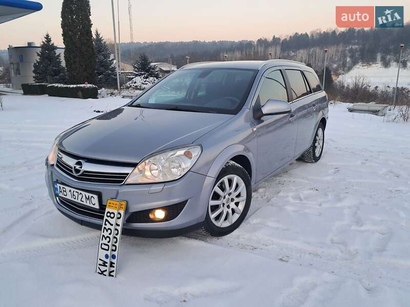 Универсал Opel Astra 2009 в Могилев-Подольске