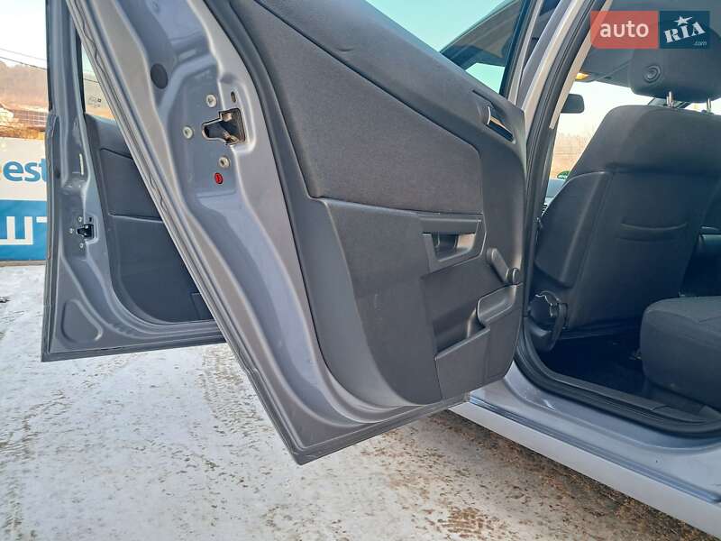 Универсал Opel Astra 2009 в Могилев-Подольске