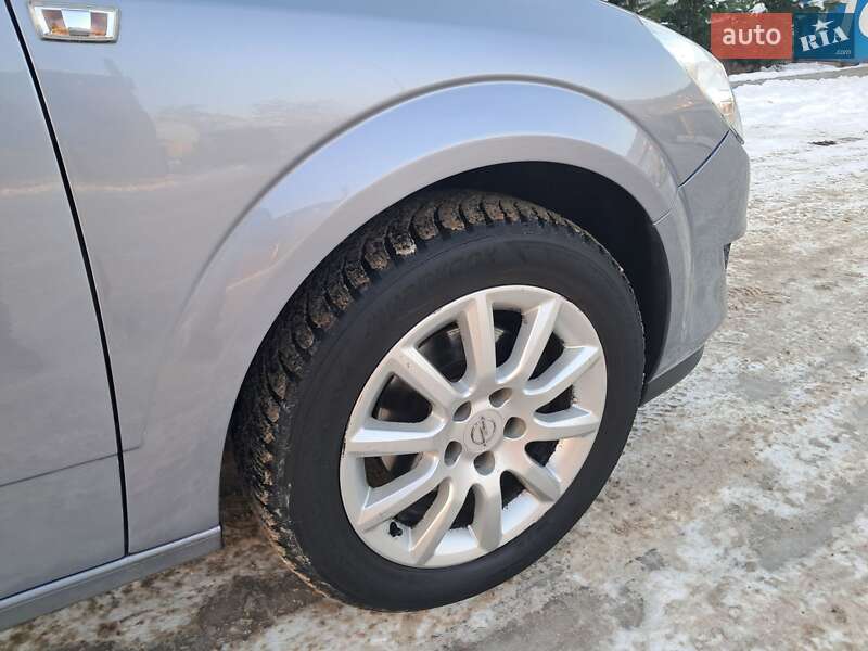 Универсал Opel Astra 2009 в Могилев-Подольске