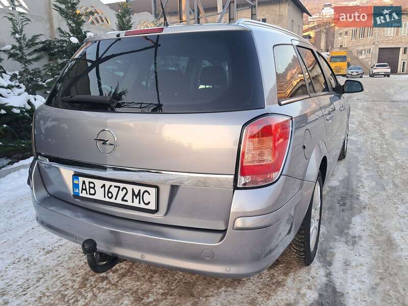 Универсал Opel Astra 2009 в Могилев-Подольске