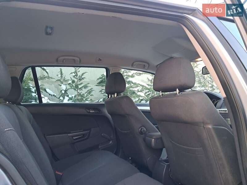 Универсал Opel Astra 2009 в Могилев-Подольске