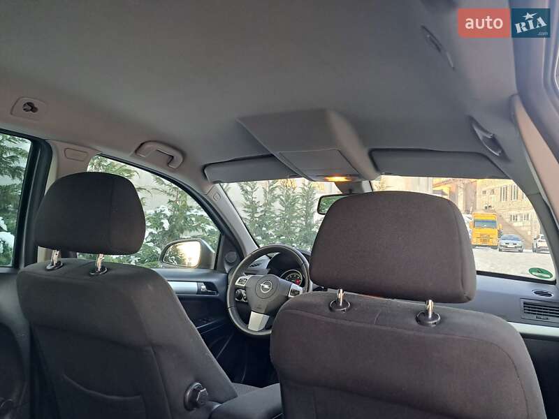 Универсал Opel Astra 2009 в Могилев-Подольске