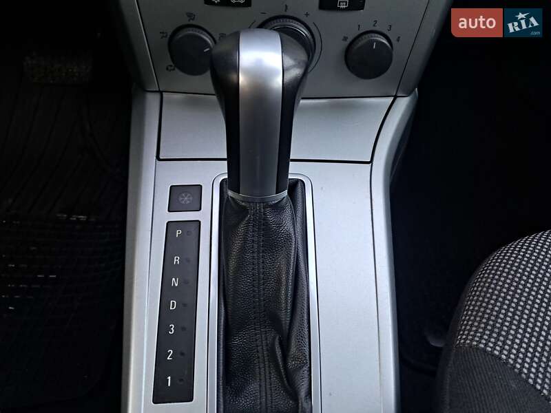 Универсал Opel Astra 2009 в Могилев-Подольске