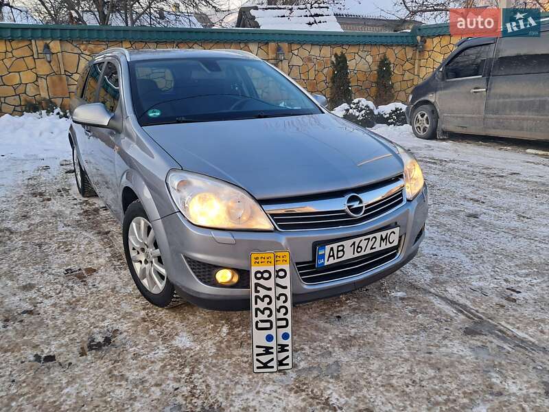 Универсал Opel Astra 2009 в Могилев-Подольске