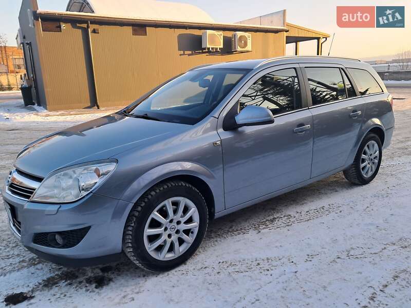 Универсал Opel Astra 2009 в Могилев-Подольске
