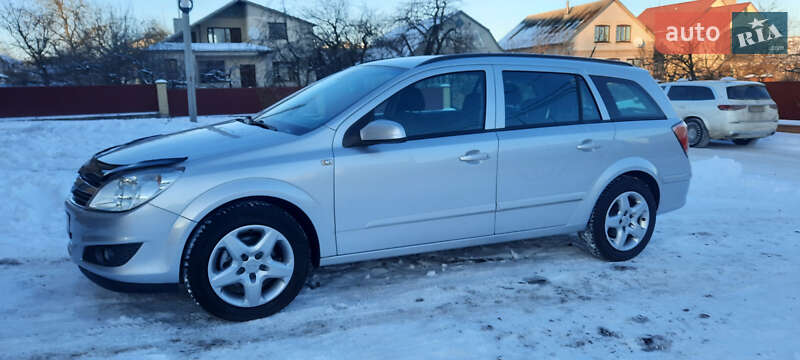 Универсал Opel Astra 2008 в Немирове