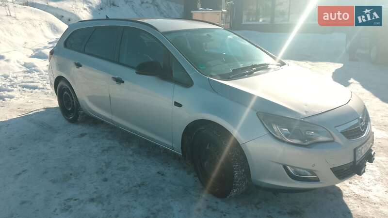 Хэтчбек Opel Astra 2011 в Львове