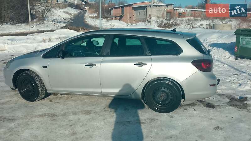 Хэтчбек Opel Astra 2011 в Львове