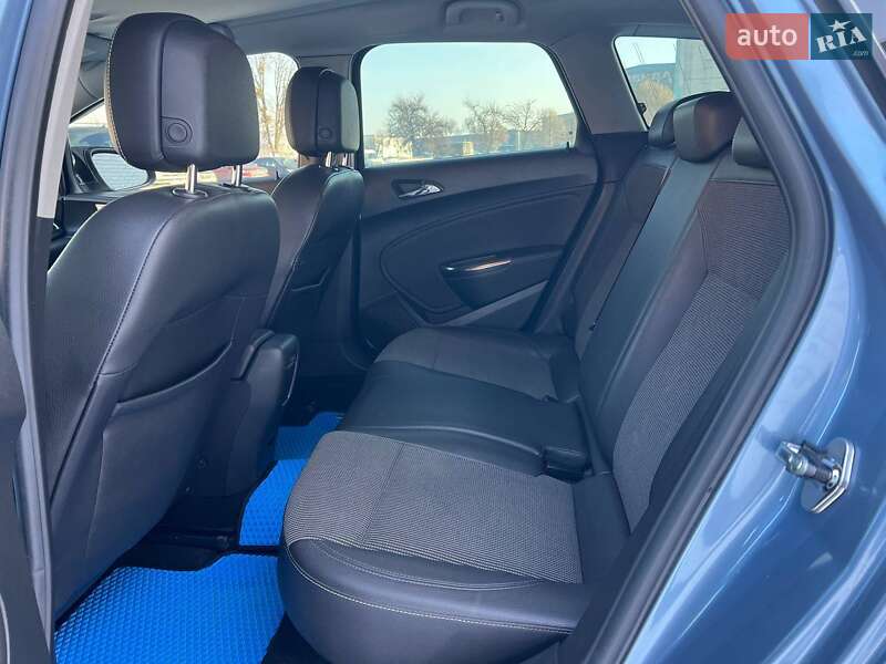 Универсал Opel Astra 2011 в Киеве фото 12 Универсал Opel Astra 2011 в Киеве