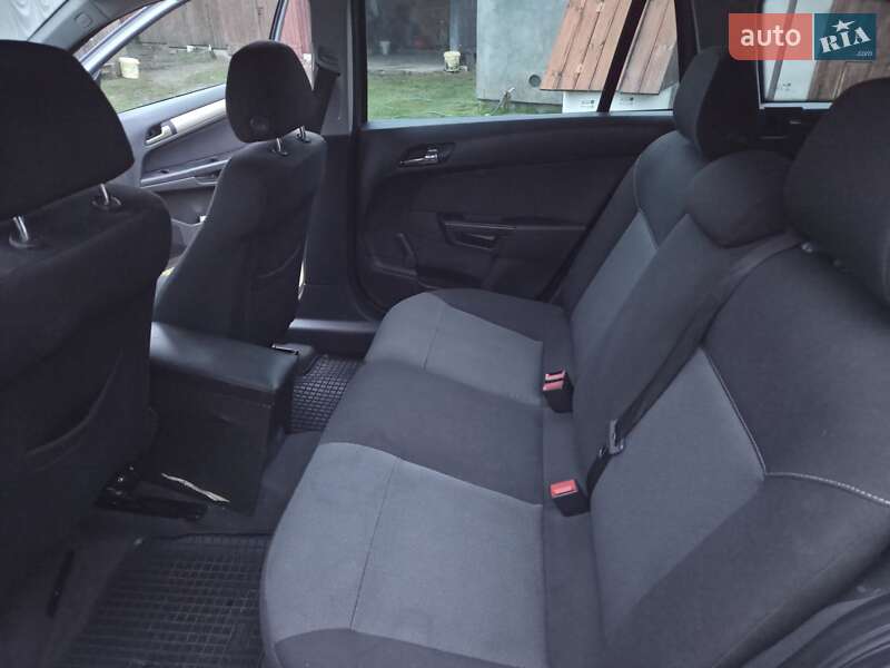 Универсал Opel Astra 2007 в Луцке