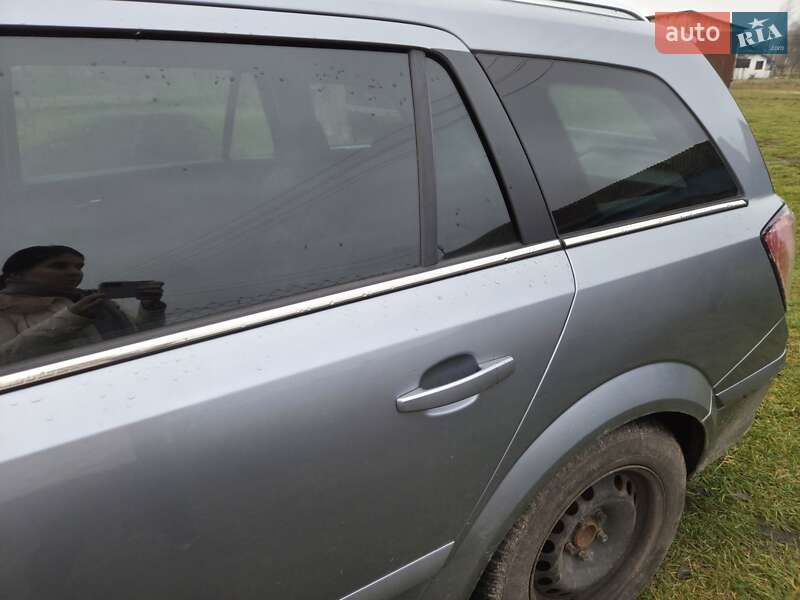 Универсал Opel Astra 2007 в Луцке