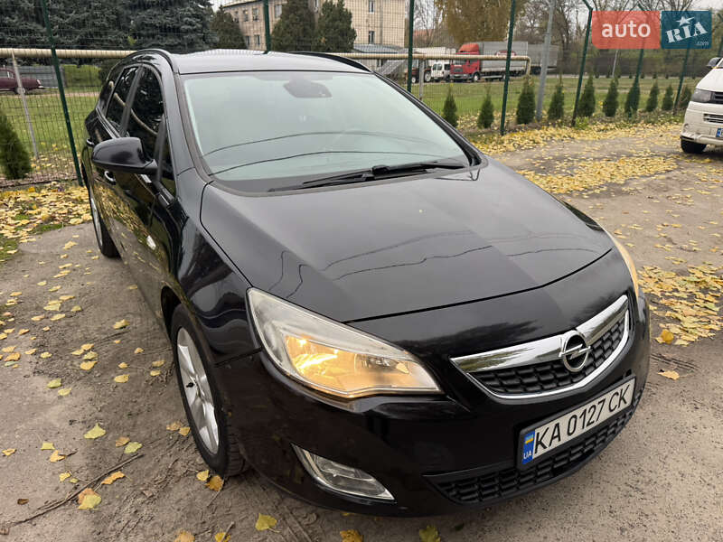 Универсал Opel Astra 2011 в Броварах фото Универсал Opel Astra 2011 в Броварах