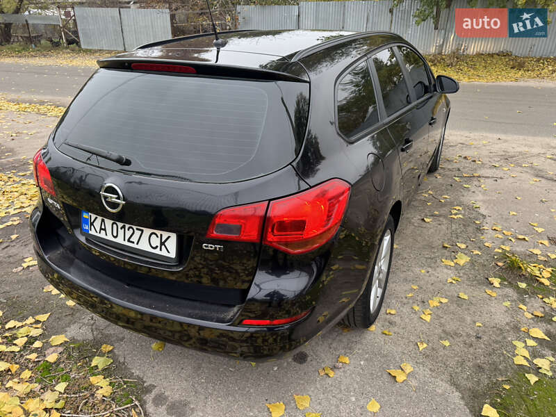 Универсал Opel Astra 2011 в Броварах фото 10 Универсал Opel Astra 2011 в Броварах