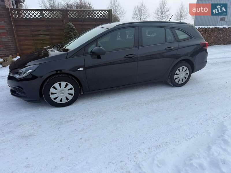 Универсал Opel Astra 2016 в Вараше