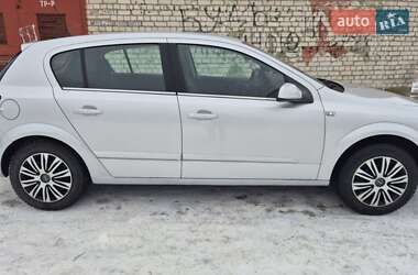 Хэтчбек Opel Astra 2004 в Подольске