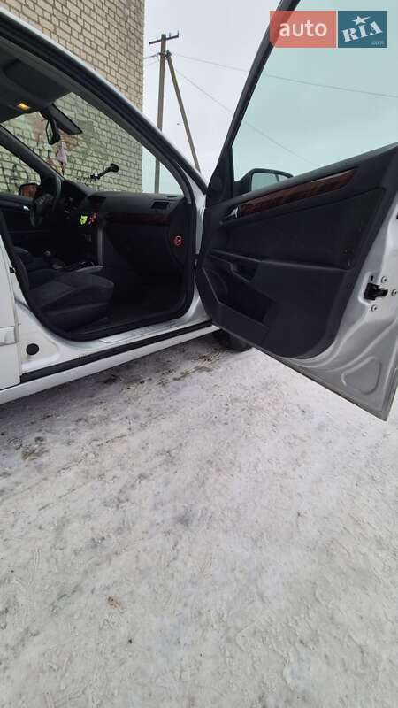 Хэтчбек Opel Astra 2004 в Подольске