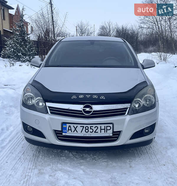 Хэтчбек Opel Astra 2012 в Харькове