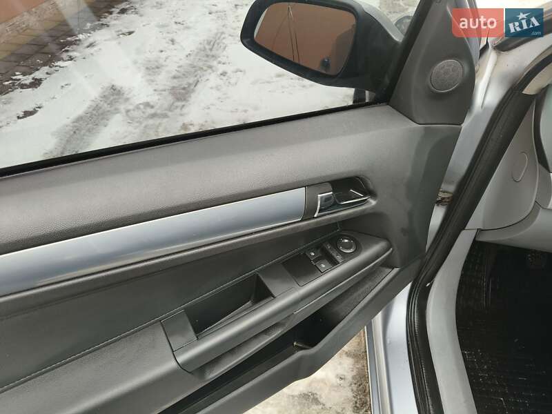 Универсал Opel Astra 2004 в Ивано-Франковске фото 18 Универсал Opel Astra 2004 в Ивано-Франковске