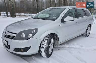 Універсал Opel Astra 2010 в Харкові
