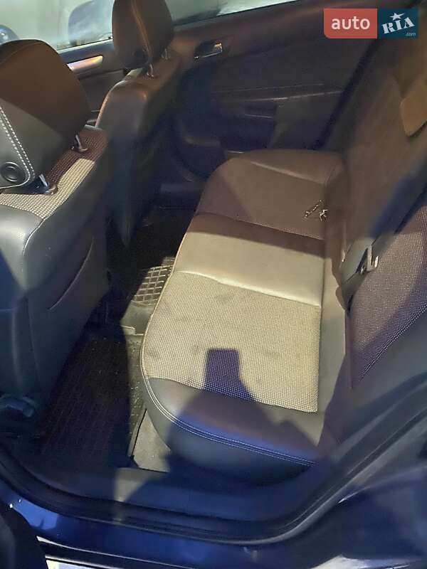 Седан Opel Astra 2010 в Черновцах фото 7 Седан Opel Astra 2010 в Черновцах