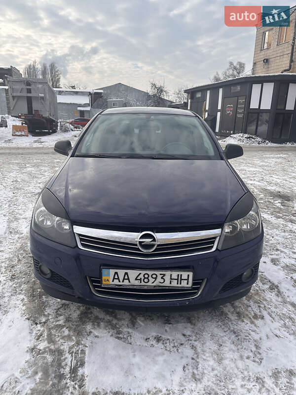 Opel Astra 2012 Opel Astra 2012