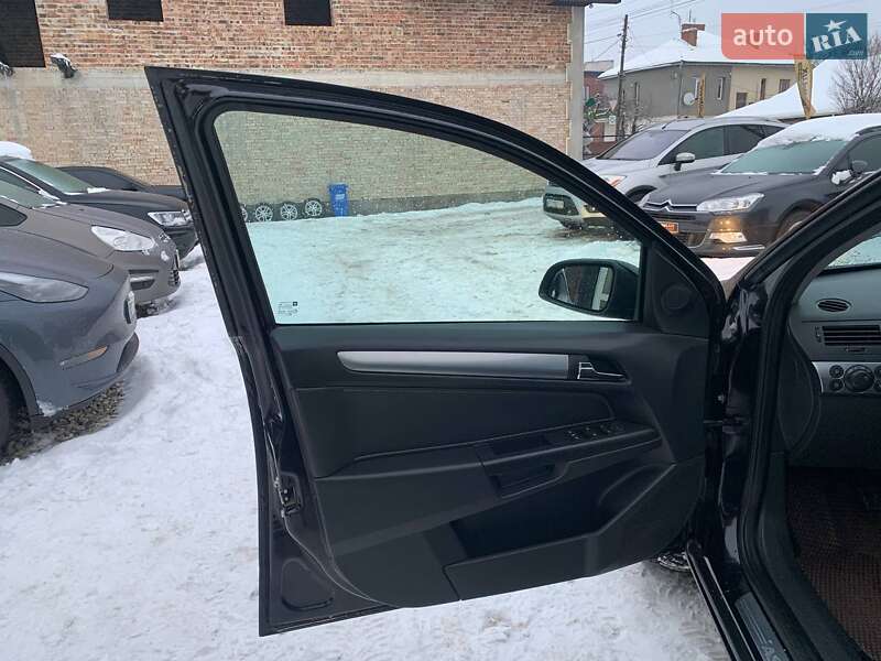 Хетчбек Opel Astra 2010 в Коломиї