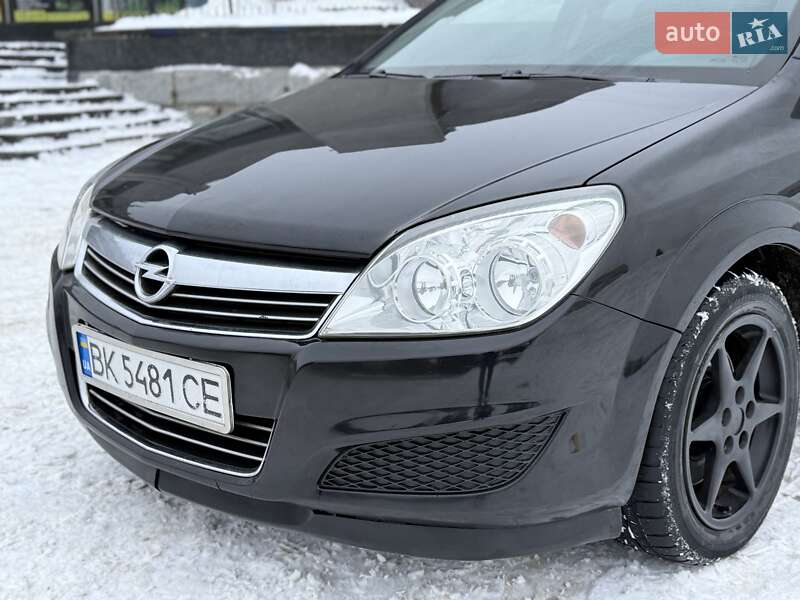 Универсал Opel Astra 2007 в Ровно