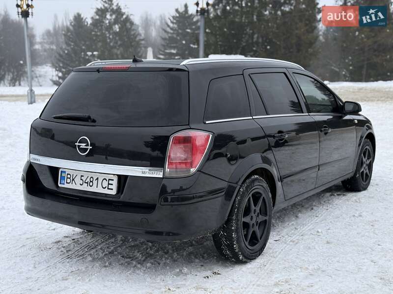 Универсал Opel Astra 2007 в Ровно