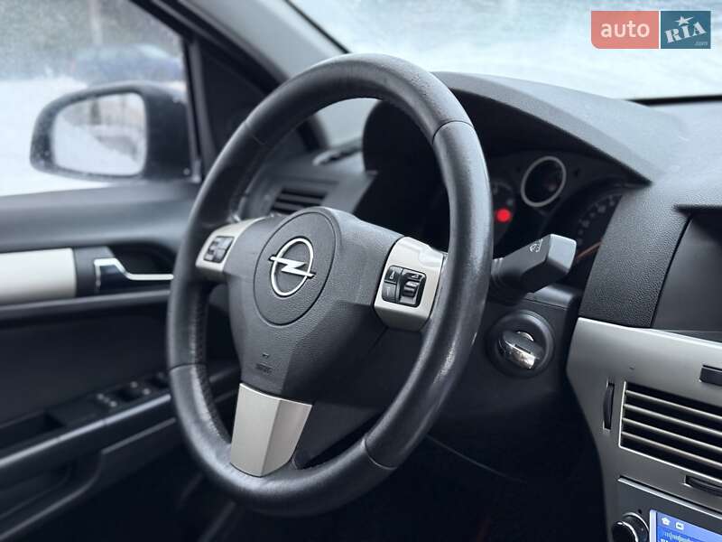 Универсал Opel Astra 2007 в Ровно