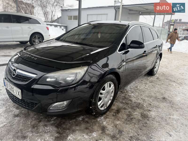 Универсал Opel Astra 2011 в Хмельницком