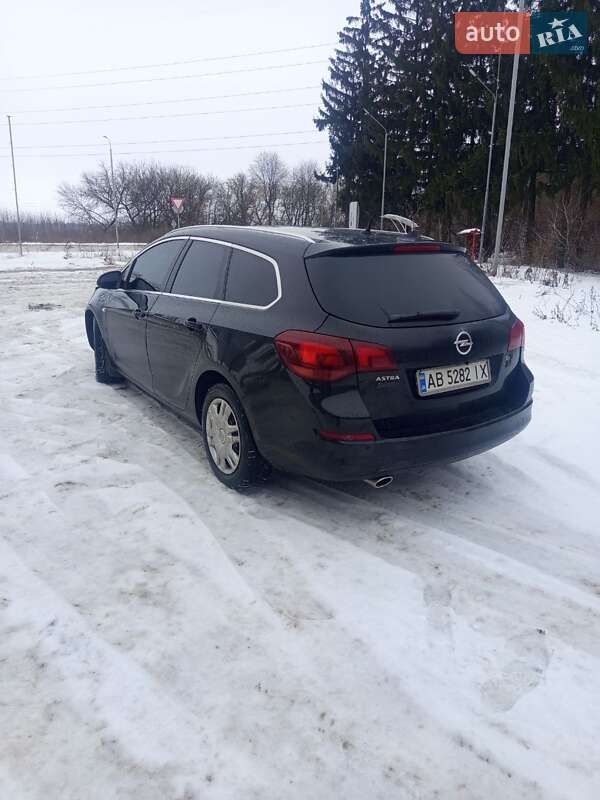 Универсал Opel Astra 2011 в Хмельницком