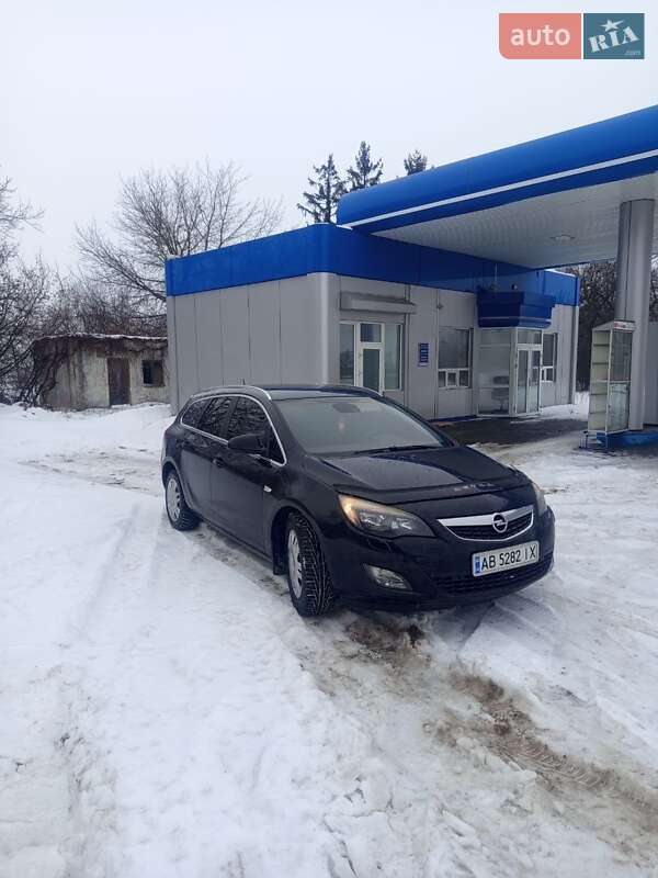 Универсал Opel Astra 2011 в Хмельницком