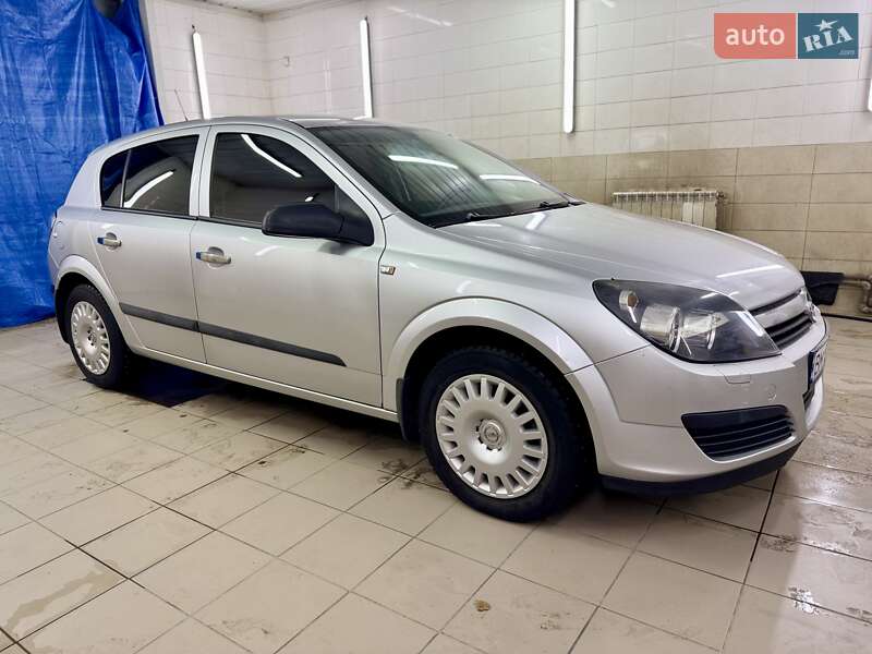Хэтчбек Opel Astra 2006 в Сумах