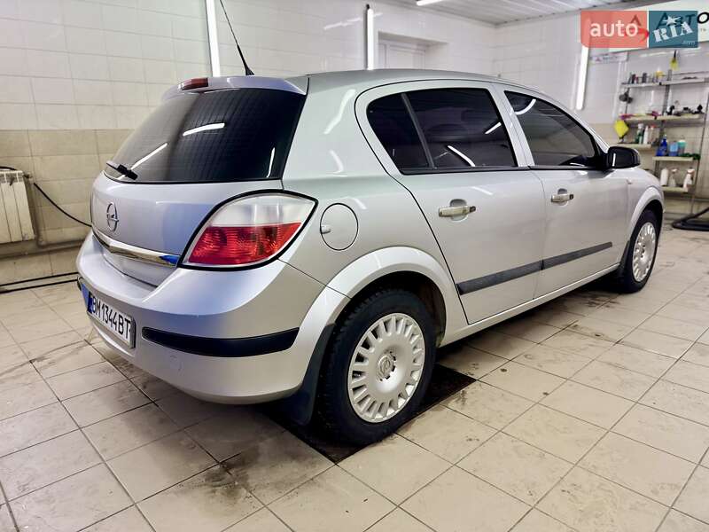 Хэтчбек Opel Astra 2006 в Сумах