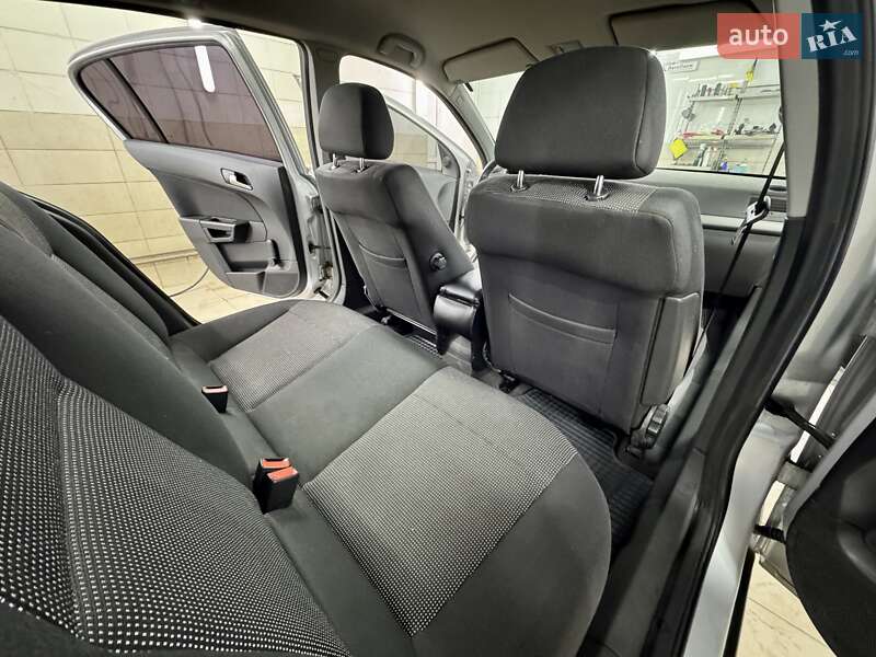 Хэтчбек Opel Astra 2006 в Сумах