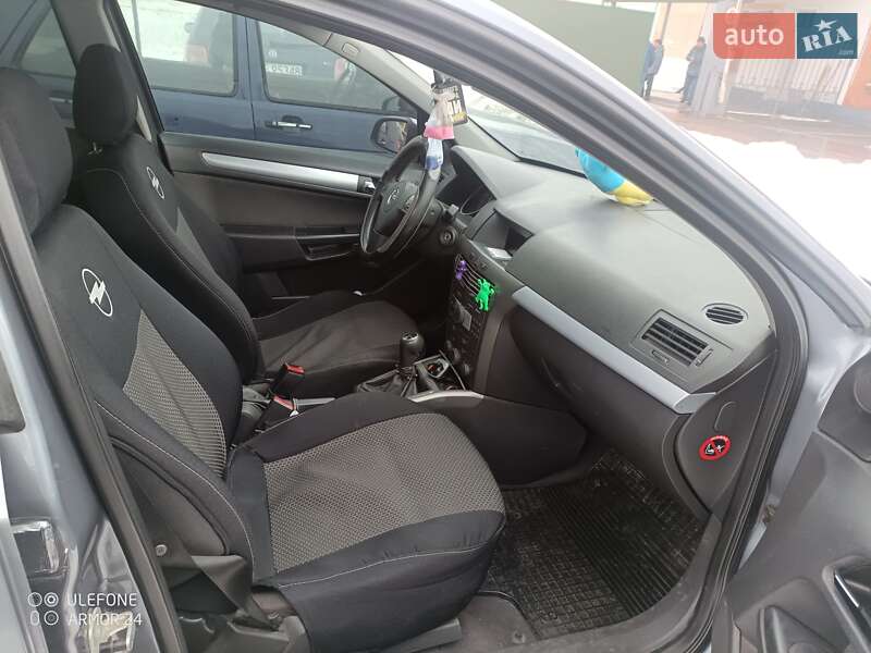 Универсал Opel Astra 2006 в Луцке