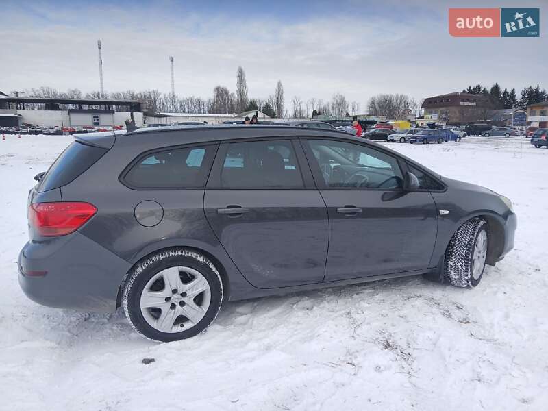Универсал Opel Astra 2011 в Умани