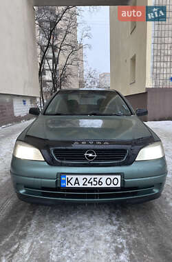 Седан Opel Astra 2005 в Киеве