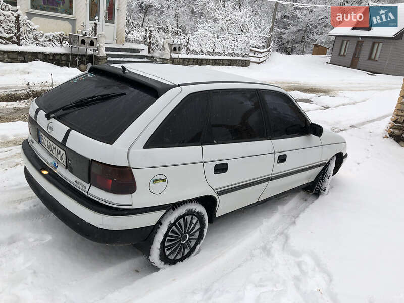Хэтчбек Opel Astra 1995 в Косове фото 6 Хэтчбек Opel Astra 1995 в Косове