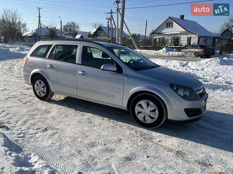 Универсал Opel Astra 2005 в Луцке