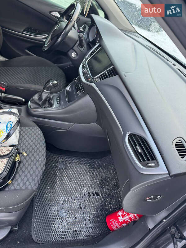 Универсал Opel Astra 2017 в Хмельнике