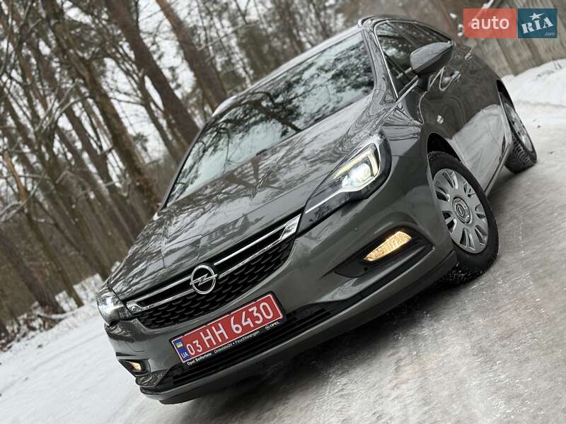 Универсал Opel Astra 2017 в Киеве