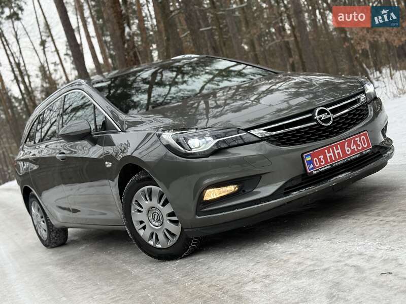 Универсал Opel Astra 2017 в Киеве