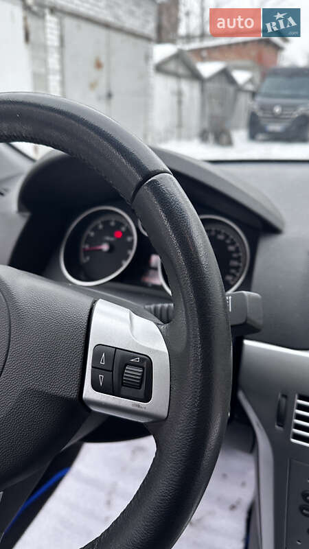 Хэтчбек Opel Astra 2009 в Киеве