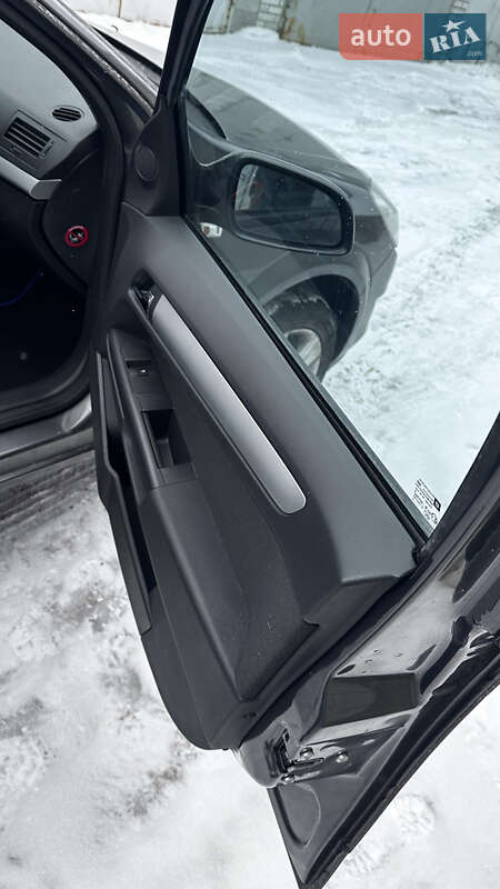 Хэтчбек Opel Astra 2009 в Киеве