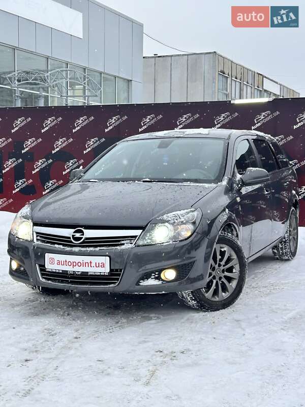 Opel Astra 2010 Opel Astra 2010