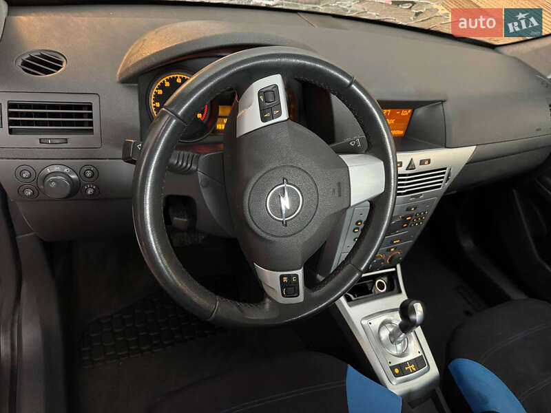 Хэтчбек Opel Astra 2013 в Киеве фото 9 Хэтчбек Opel Astra 2013 в Киеве