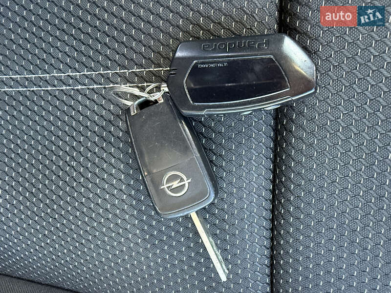 Универсал Opel Astra 2015 в Львове