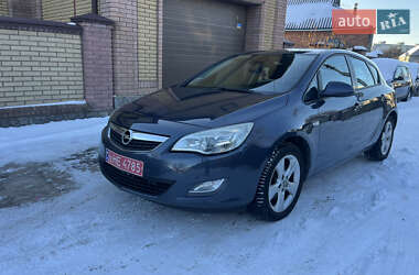 Хэтчбек Opel Astra 2010 в Ахтырке