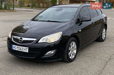 Универсал Opel Astra 2011 в Виноградове